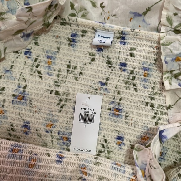 Floral smocked tank top - Picture 3 of 4